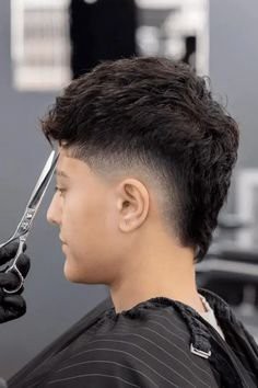 Nơi dạy cắt tóc nam có hỗ trợ việc làm