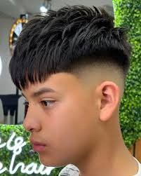 Barber cắt tóc nam đẹp dịp lễ đông khách nhất