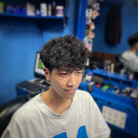 Kinh nghiệm chọn barber cắt tóc nam đẹp không bị hớ
