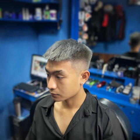 Cách cắt tóc mohican tại nhà đơn giản cho người mới