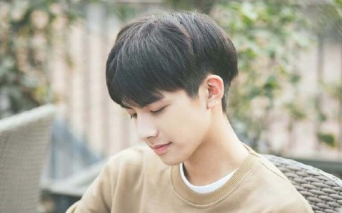 Two block cho mặt vuông giúp tăng vẻ nam tính và hiện đại